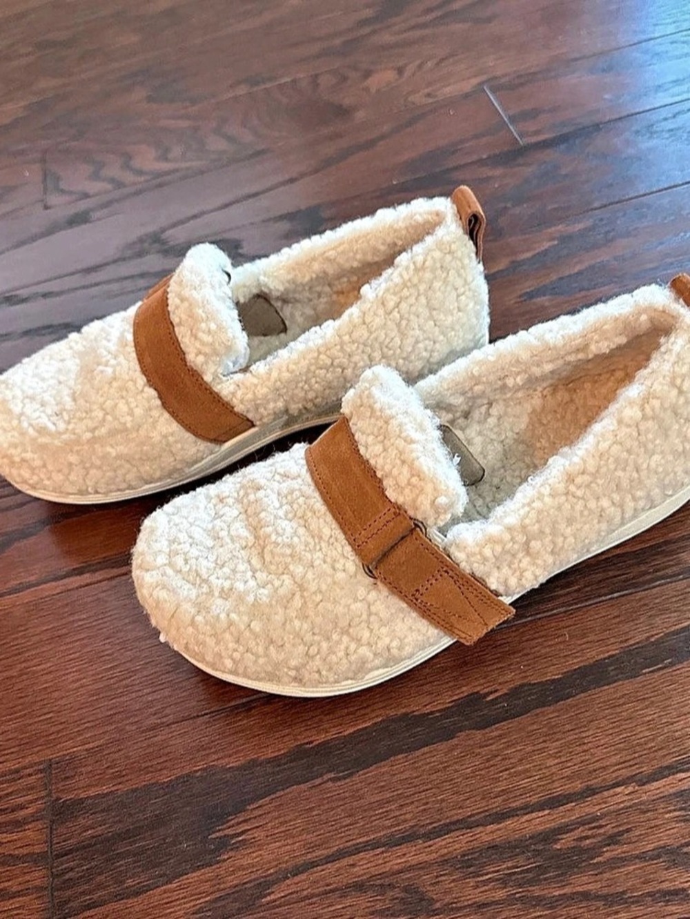 Vionic Imogen faux shearling slippers fall winter cozy casual loungewear size 8 - Picture 4 of 8